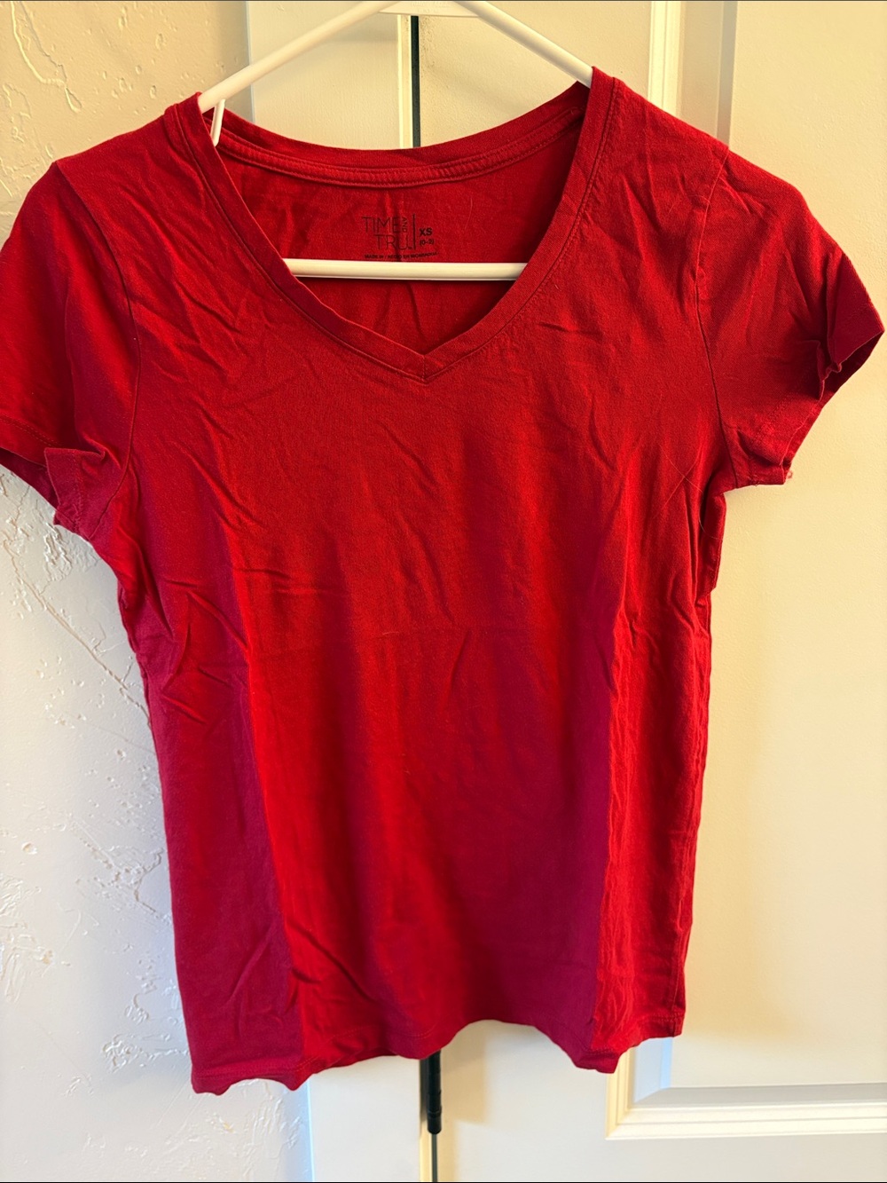 Time and Tru Red V-Neck Short Sleeve Tee